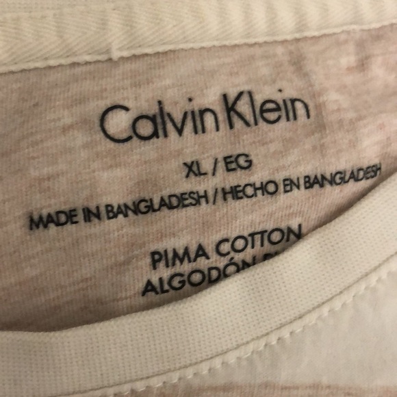 Calvin Klein tee - Picture 2 of 4